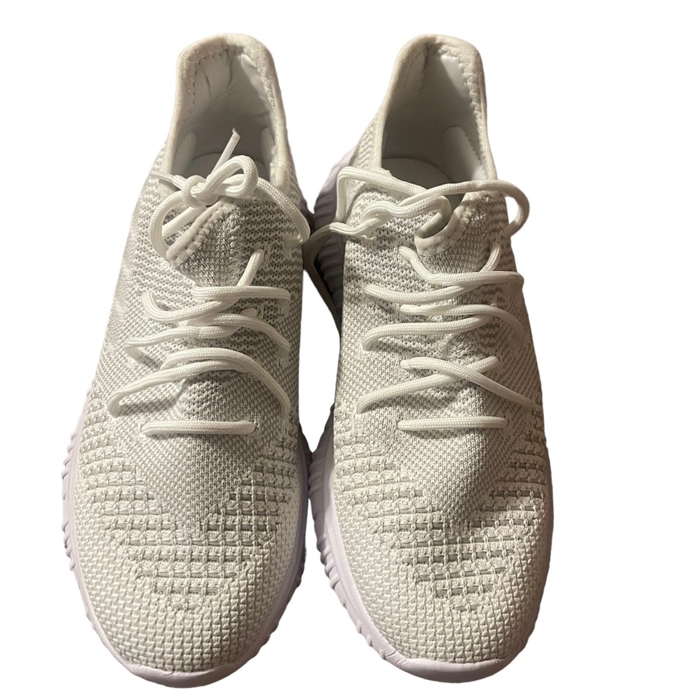 Avia Women's White Tennis Shoes Size 8W New